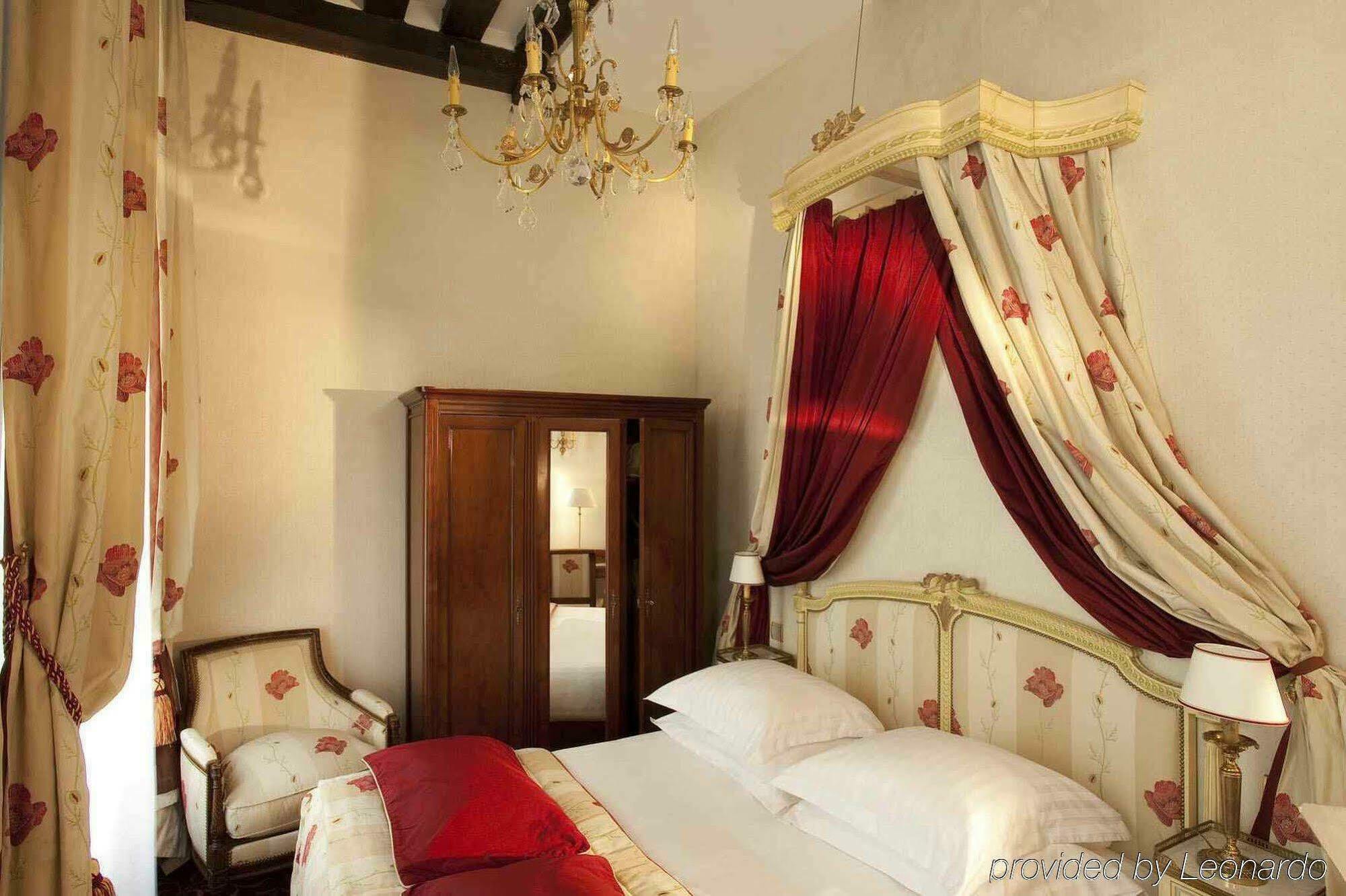 Dauphine Saint Germain Hotel Париж Стая снимка